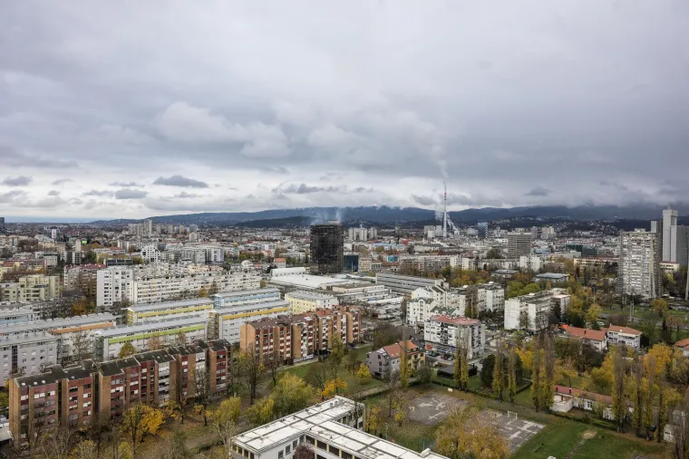 Šokirani Zagrepčani promatraju kako vatra guta zgradu Vjesnika: 'Nevjerojatno!'