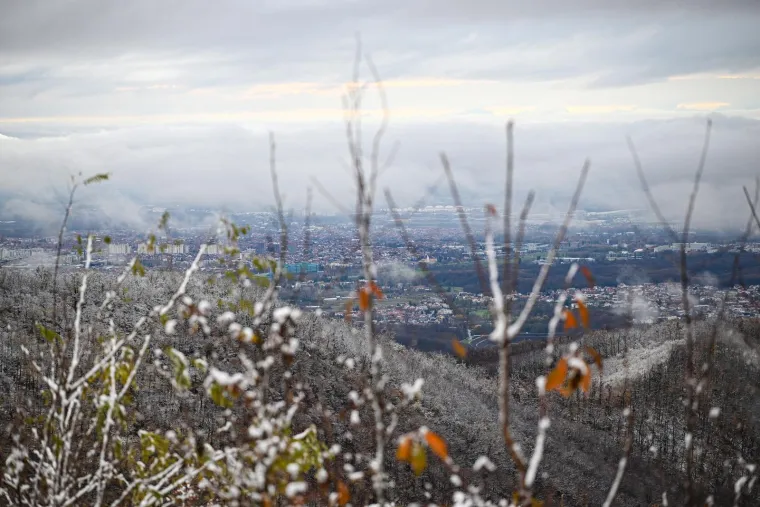 Snijeg prekrio Sljeme i stvorio pravi zimski ugođaj, građani napokon dočekali da upogone sanjke