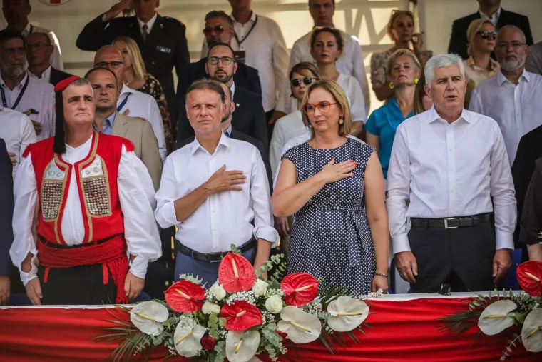 Prepoznajete li je? Supruga Gordana Jandrokovića nekada je izgledala potpuno drugačije