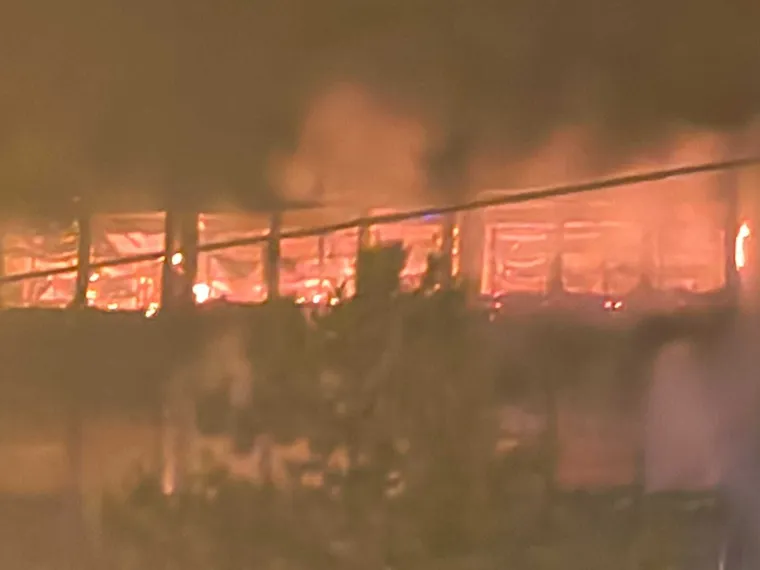 Ovo je Vjesnikov neboder danas i jučer navečer: Fotografije otkrivaju koliko je požar bio dramatičan