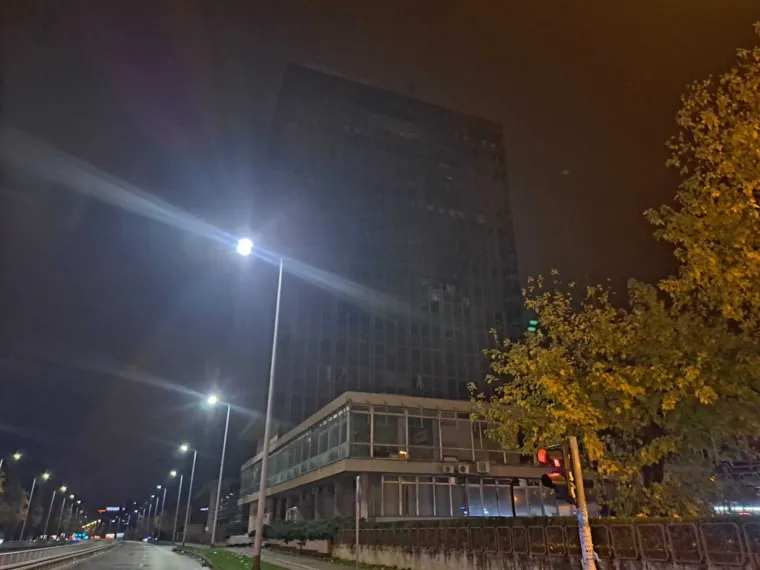 Ovo je Vjesnikov neboder danas i jučer navečer: Fotografije otkrivaju koliko je požar bio dramatičan