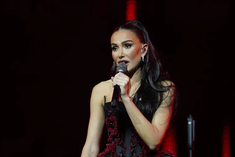 Elita u publici! Pogledajte koga je sve Emina okupila na svom spektakularnom koncertu