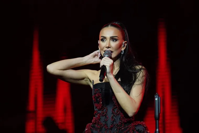 Elita u publici! Pogledajte koga je sve Emina okupila na svom spektakularnom koncertu