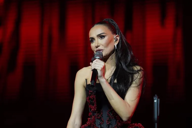 Elita u publici! Pogledajte koga je sve Emina okupila na svom spektakularnom koncertu