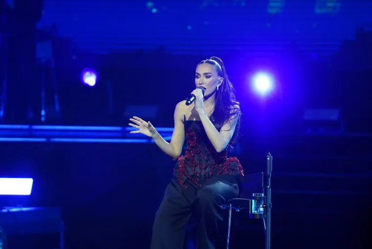 Elita u publici! Pogledajte koga je sve Emina okupila na svom spektakularnom koncertu