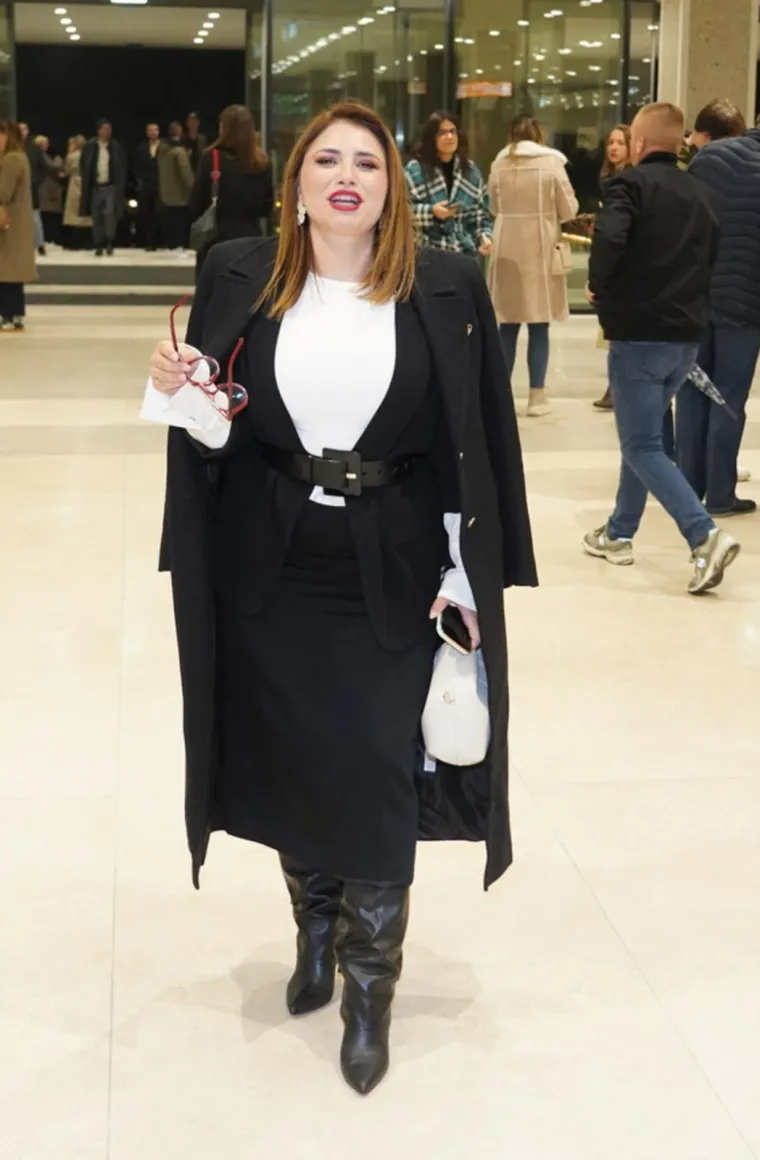 Elita u publici! Pogledajte koga je sve Emina okupila na svom spektakularnom koncertu