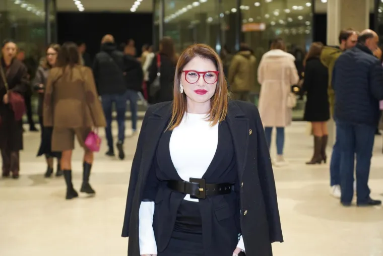 Elita u publici! Pogledajte koga je sve Emina okupila na svom spektakularnom koncertu