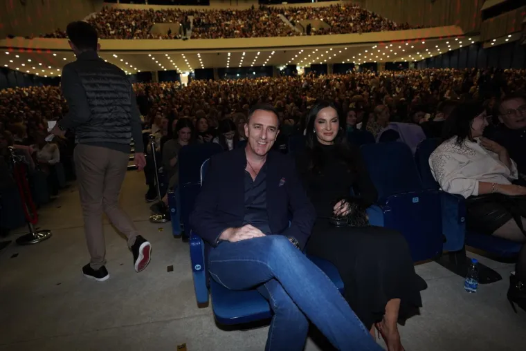 Elita u publici! Pogledajte koga je sve Emina okupila na svom spektakularnom koncertu