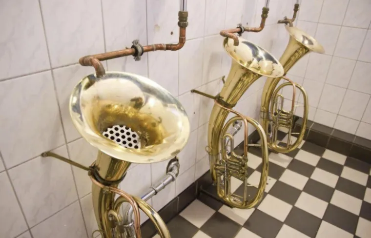 Skupili smo fotke najbizarnijih WC-a na svijetu, neka su rje&scaron;enja te&scaron;ko pojmljiva