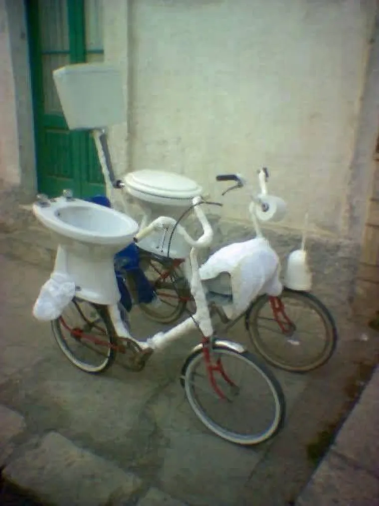 Skupili smo fotke najbizarnijih WC-a na svijetu, neka su rje&scaron;enja te&scaron;ko pojmljiva