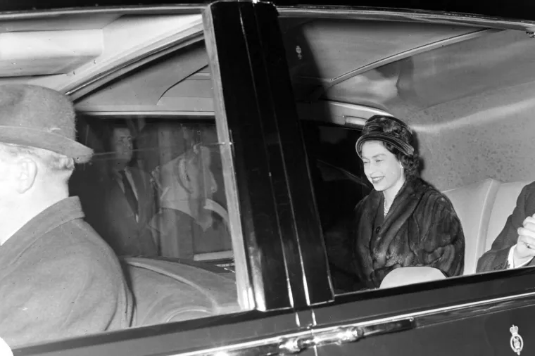 Znate li kako su Elizabeta i Philip izgledali prije 78 godina? Mogli bi se iznenaditi