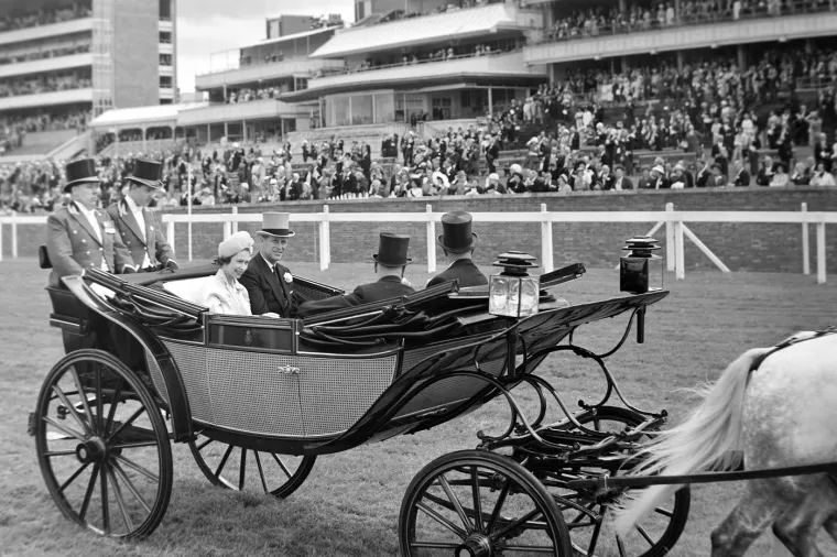 Znate li kako su Elizabeta i Philip izgledali prije 78 godina? Mogli bi se iznenaditi