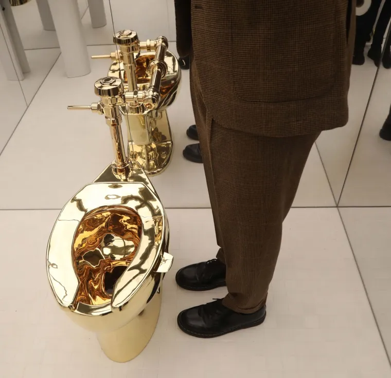 WC školjka od 100 kilograma zlata prodana na dražbi: Otkriveno za koju cijenu