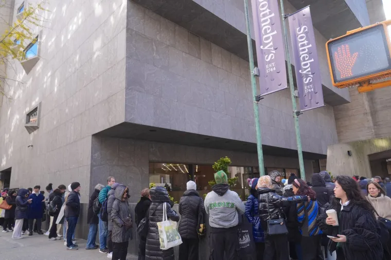 WC &scaron;koljka od 100 kilograma zlata prodana na dražbi: Otkriveno za koju cijenu