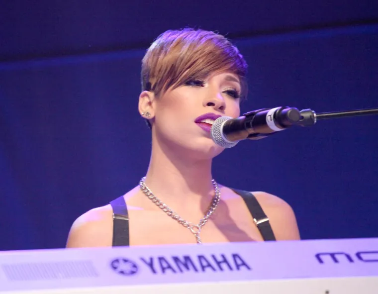 Slavna pjevačica na nezapamćenom udaru zbog detalja na sebi: 'Sramota, izgledaš kao prostitutka'