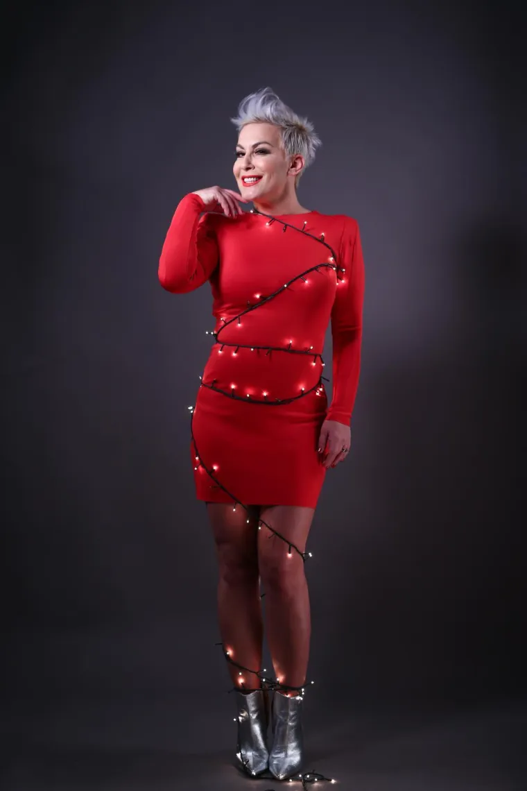 Sjećate li se kako je Indira izgledala s dugom smeđom kosom? Ne biste ju prepoznali