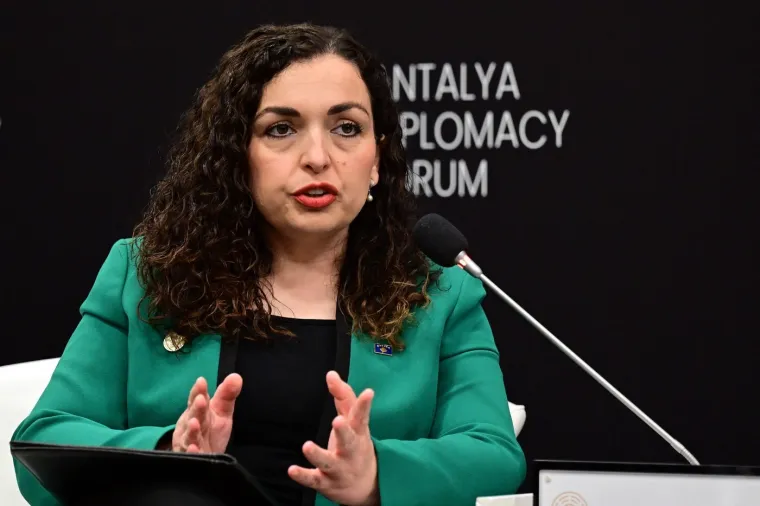 Predsjednica Kosova nikad ljepša: Pogledajte njezine najupečatljivije kombinacije