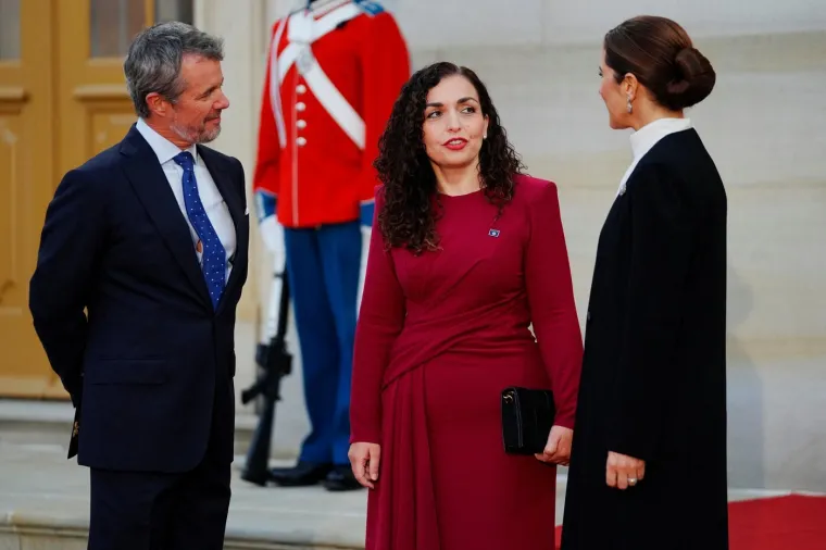 Predsjednica Kosova nikad ljep&scaron;a: Pogledajte njezine najupečatljivije kombinacije