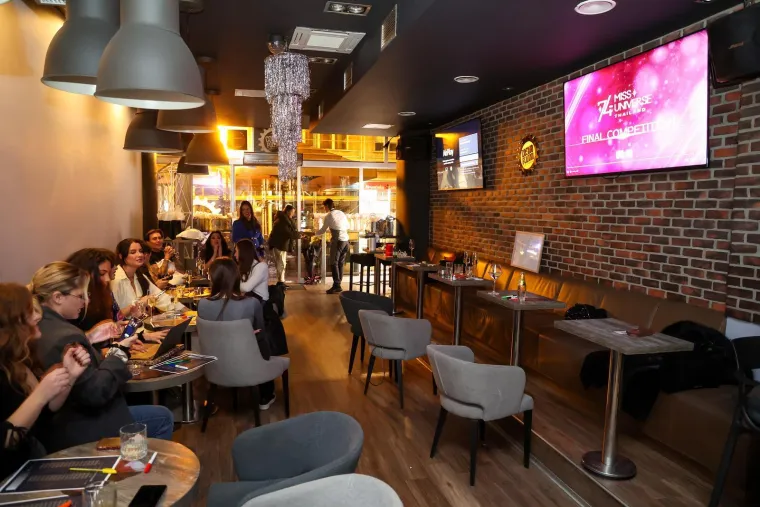 Biv&scaron;e missice organizirale zajedničko gledanje Miss Universe, a pridružili im se i brojni poznati