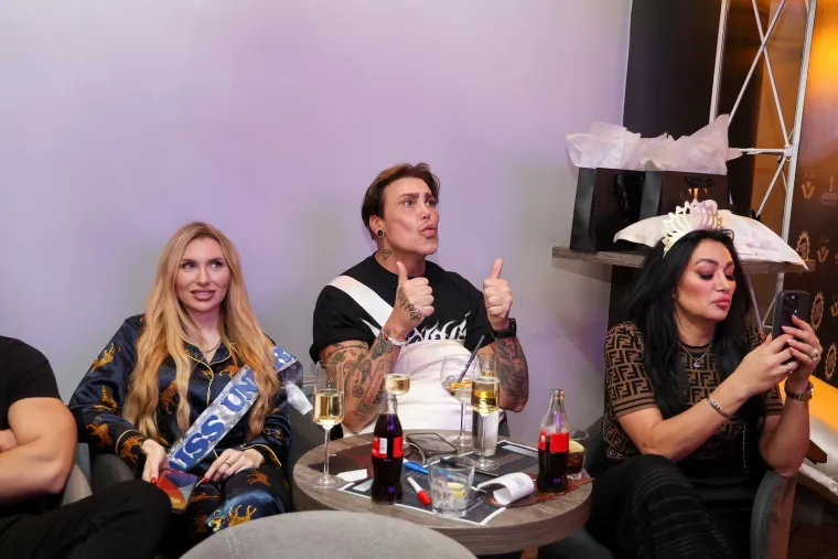 Biv&scaron;e missice organizirale zajedničko gledanje Miss Universe, a pridružili im se i brojni poznati