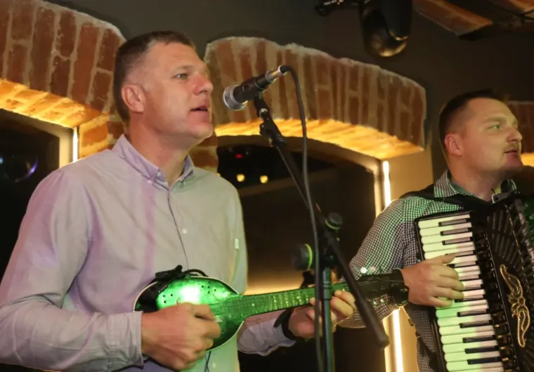 Tko kaže da je Međimurje tiho? Zgodne djevojke 'zapalile' plesni podij, stigli i tambura&scaron;i