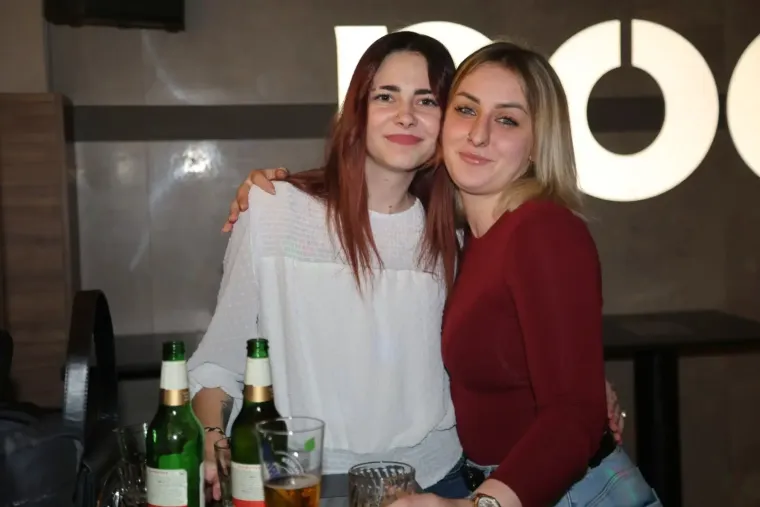 Tko kaže da je Međimurje tiho? Zgodne djevojke 'zapalile' plesni podij, stigli i tamburaši