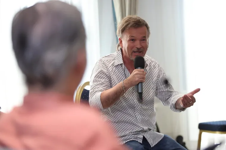 Tko je Gibonnijeva supruga? Zajedno su od djetinjstva, a na početku mu je ona plaćala račune