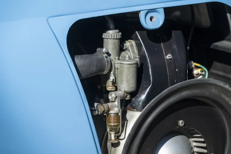 Ovaj slatki autić je prava zvijezda na cesti: Svima mami poglede, a cijena mu je pravi &scaron;ok