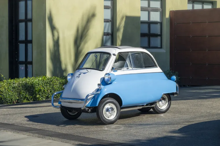 Ovaj slatki autić je prava zvijezda na cesti: Svima mami poglede, a cijena mu je pravi šok