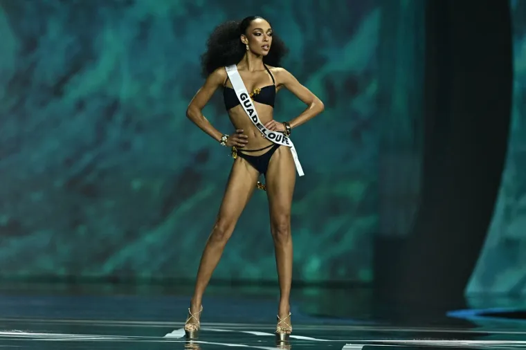 Ovo se čekalo cijelu noć: TOP 30 Miss Universe prošetale u blistavim bikinijima