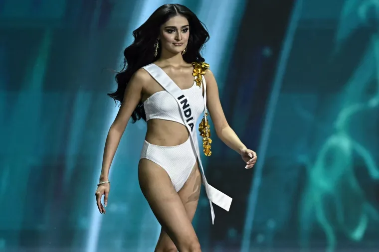 Ovo se čekalo cijelu noć: TOP 30 Miss Universe prošetale u blistavim bikinijima