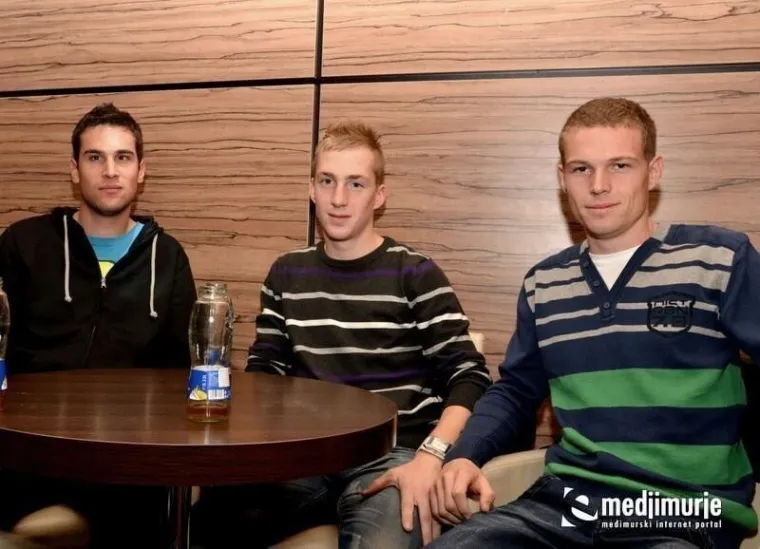 Povratak u klub koji je 2012. žario i palio: Momci u prugicama pozirali kao za modni časopis