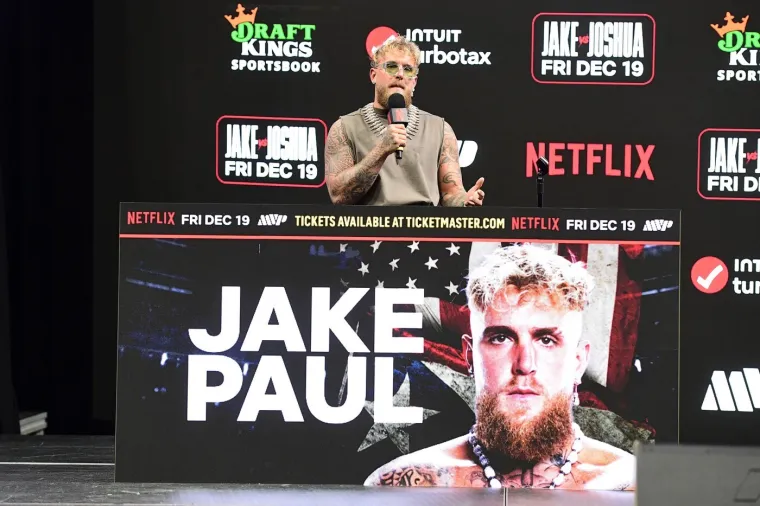 Anthony Joshua i YouTuber Jake Paul odradili bizarno sučeljavanje uoči kontroverznog meča