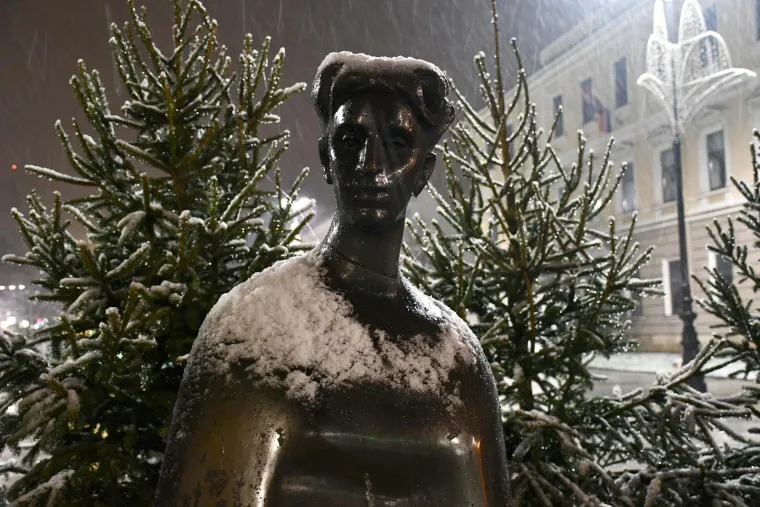 Zabijelilo se! Prvi snijeg diljem zemlje, vozači jutros imaju posla, na autocesti nestvarni prizor