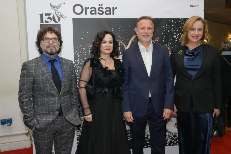 Glumci, političari i supruge, diplomacija: Pogledajte tko je sve bio na premijeri kultnog Orašara