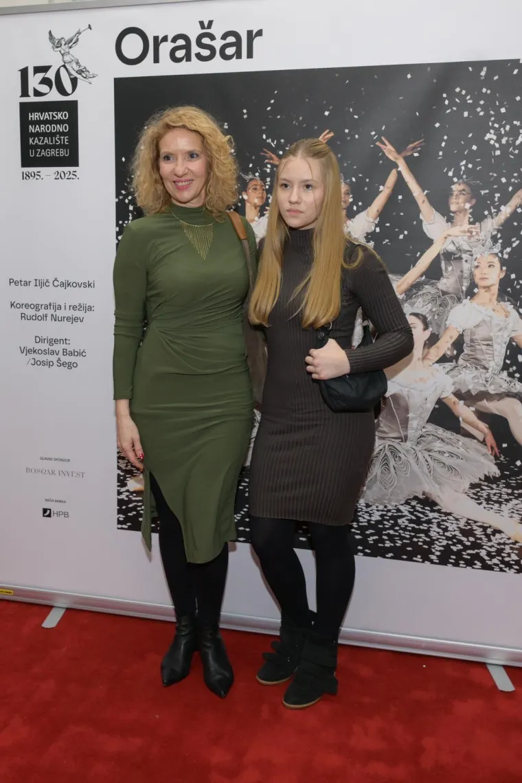 Glumci, političari i supruge, diplomacija: Pogledajte tko je sve bio na premijeri kultnog Ora&scaron;ara