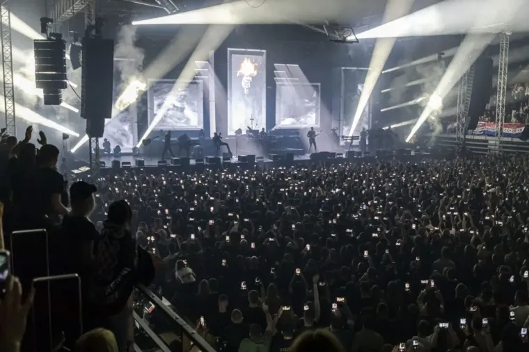 Thompson u Osijeku: Gradski vrt gorio, publika pjevala uglas - evo kako je to izgledalo