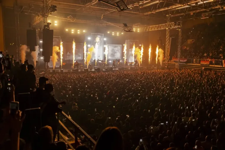 Thompson u Osijeku: Gradski vrt gorio, publika pjevala uglas - evo kako je to izgledalo