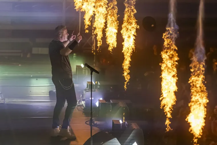 Thompson u Osijeku: Gradski vrt gorio, publika pjevala uglas - evo kako je to izgledalo