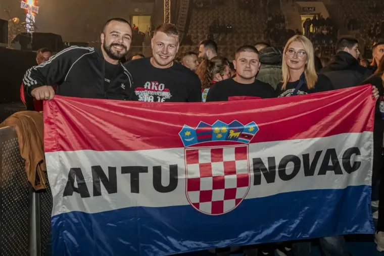 Thompson u Osijeku: Gradski vrt gorio, publika pjevala uglas - evo kako je to izgledalo