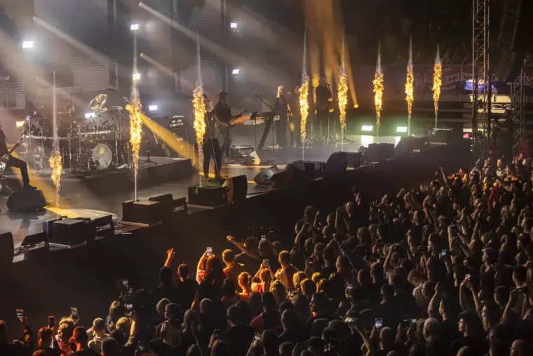 Thompson u Osijeku: Gradski vrt gorio, publika pjevala uglas - evo kako je to izgledalo