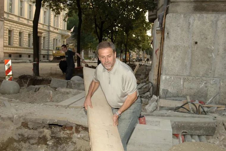 Na dana&scaron;nji dan rođen je Milan Bandić: Gazda grada koji je jeo snijeg i u odijelu hodao blatom