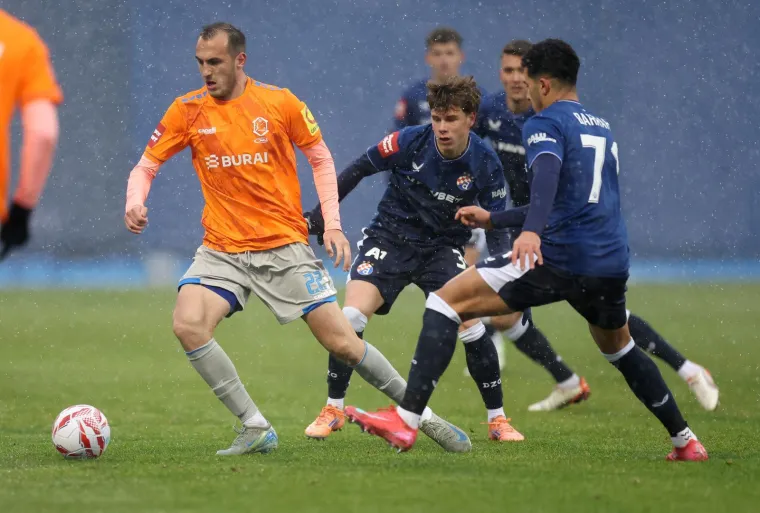 Dinamo u snježnim uvjetima predstavio novi dres, a dva hrabra Boysa ukrala pažnju