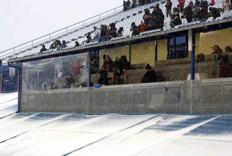 Dinamo u snježnim uvjetima predstavio novi dres, a dva hrabra Boysa ukrala pažnju