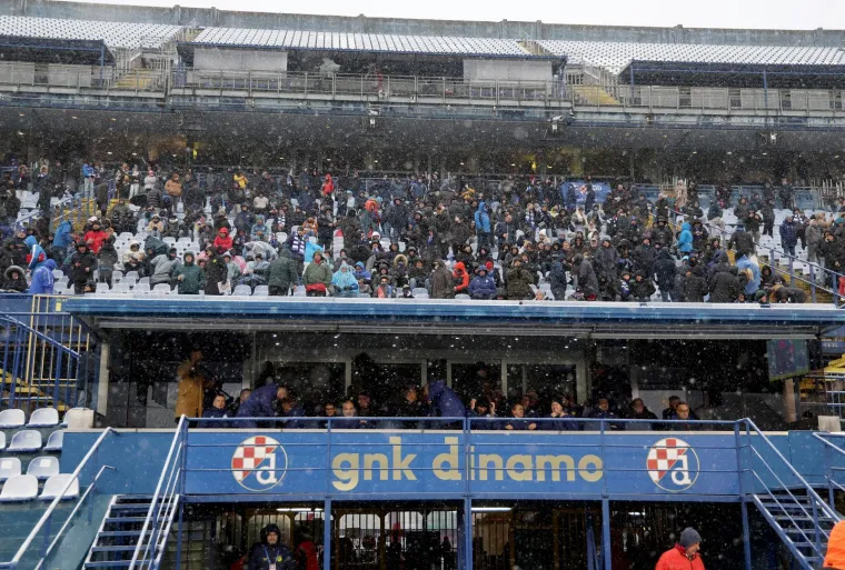 Dinamo u snježnim uvjetima predstavio novi dres, a dva hrabra Boysa ukrala pažnju