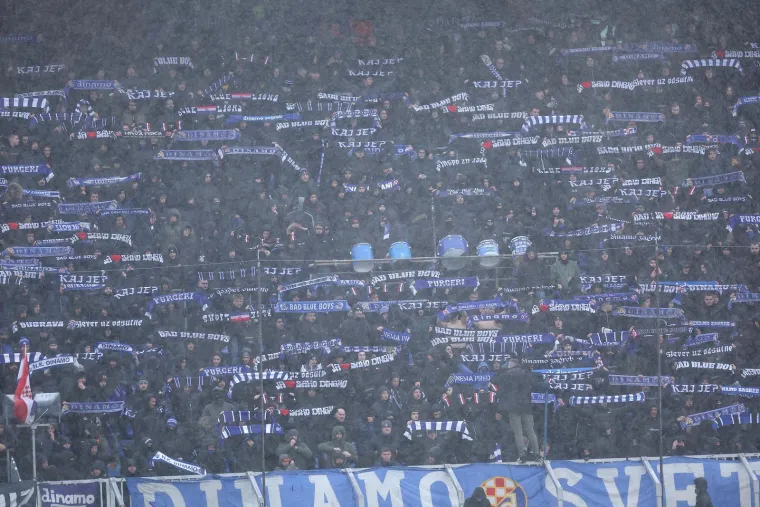 Dinamo u snježnim uvjetima predstavio novi dres, a dva hrabra Boysa ukrala pažnju