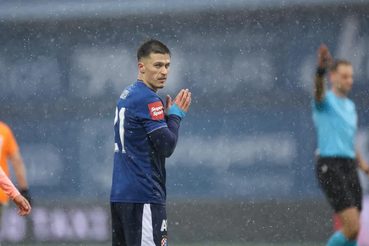 Dinamo u snježnim uvjetima predstavio novi dres, a dva hrabra Boysa ukrala pažnju