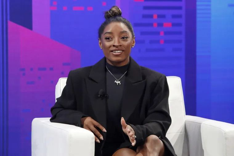 Najtrofejnija gimnastičarka govorila o operaciji grudi: 'Lagali ste, muž me nosio do kupaonice'