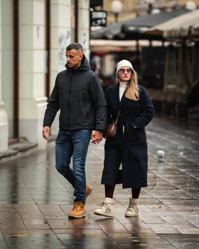 Brineta s osmijehom 'od milijun dolara' ukrala pažnju u Zagrebu: Svi su gledali u njezine noge