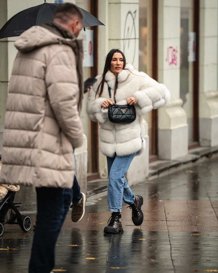 Brineta s osmijehom 'od milijun dolara' ukrala pažnju u Zagrebu: Svi su gledali u njezine noge